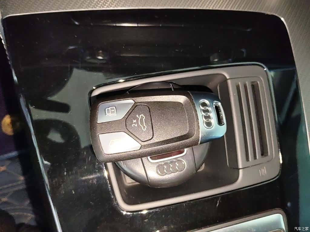 Audi Q5L, 2022 9