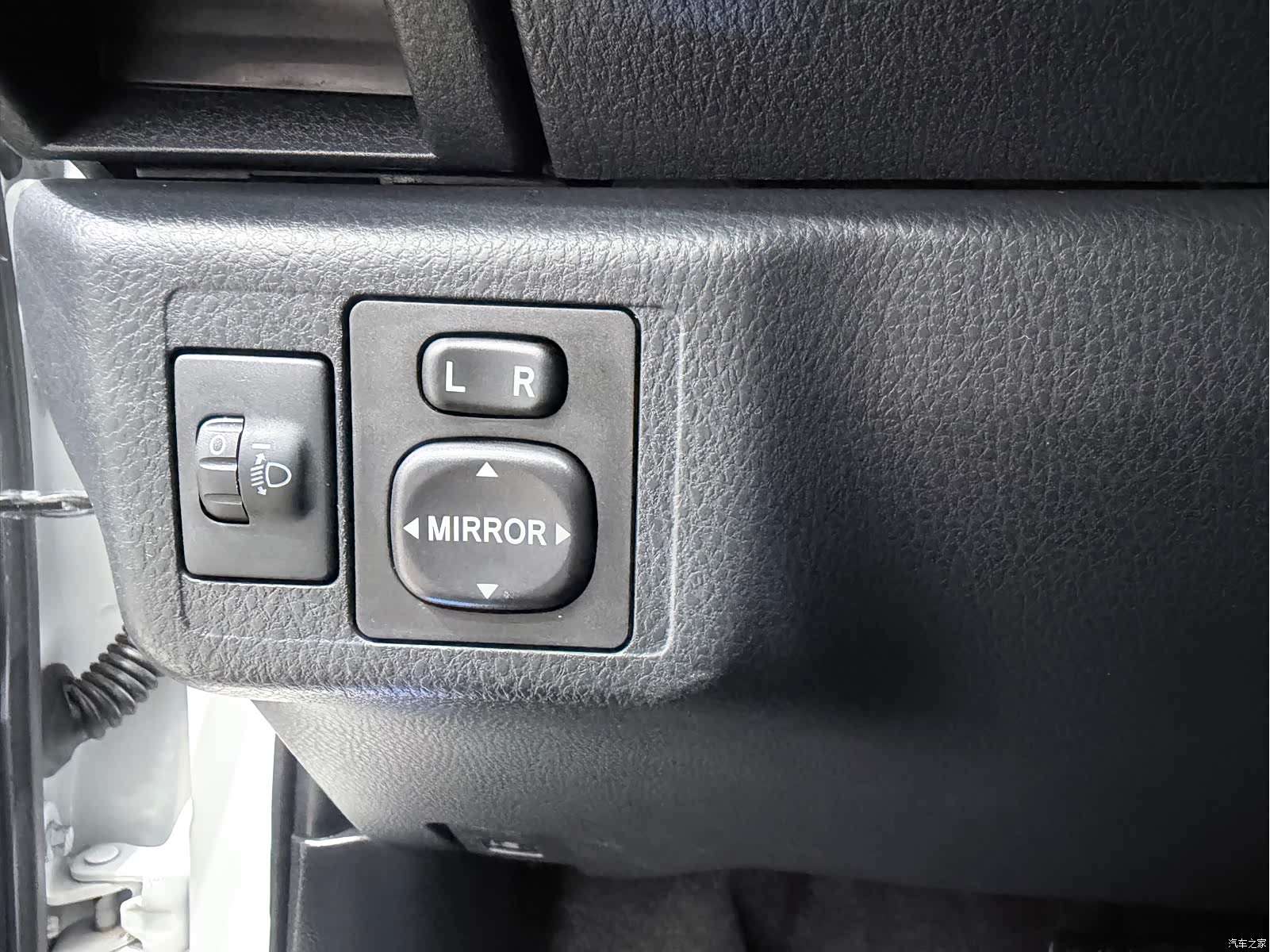 Toyota YARiS L, 2022 13