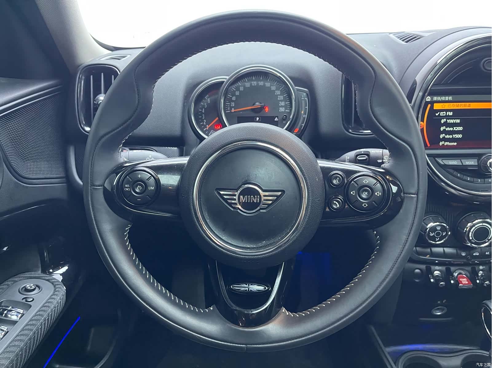Mini Countryman, 2019 15