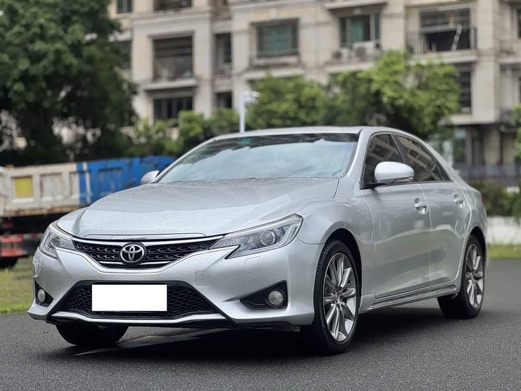 Toyota Reiz