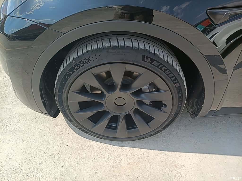 Tesla Model Y, 2021 23