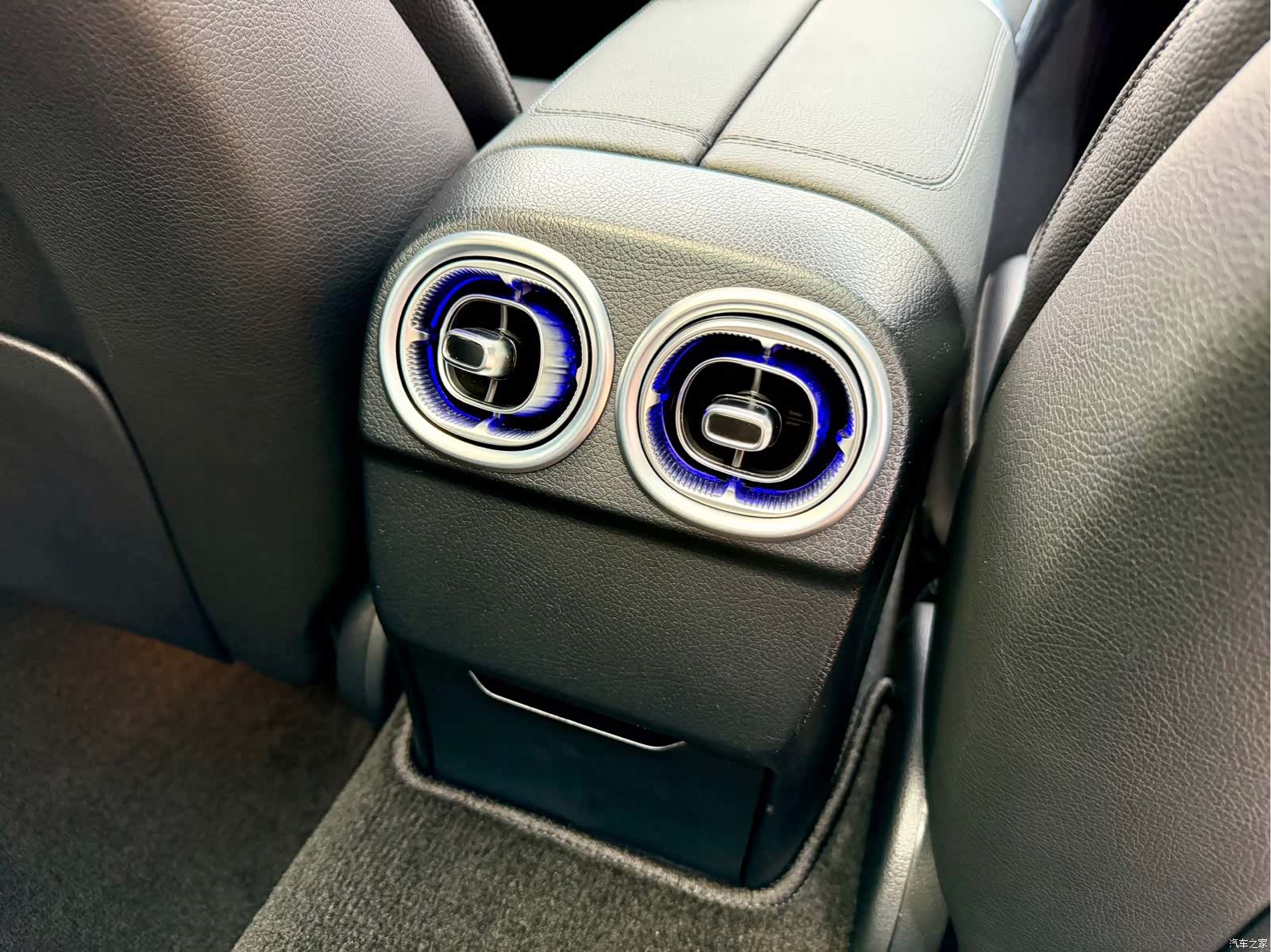 Mercedes-Benz C-Class, 2022 18