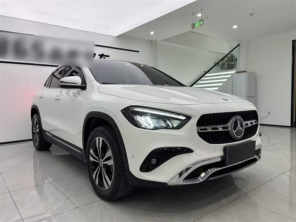Mercedes-Benz GLA