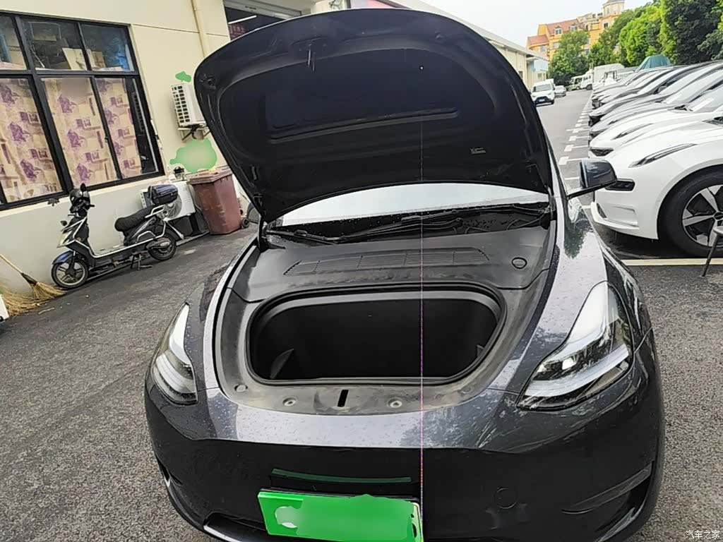 Tesla Model Y, 2024 20