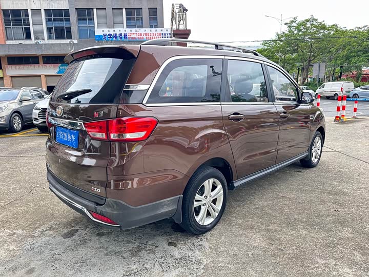 BAIC Huansu H3 2016 H3 F 1.5L МКПП Люкс