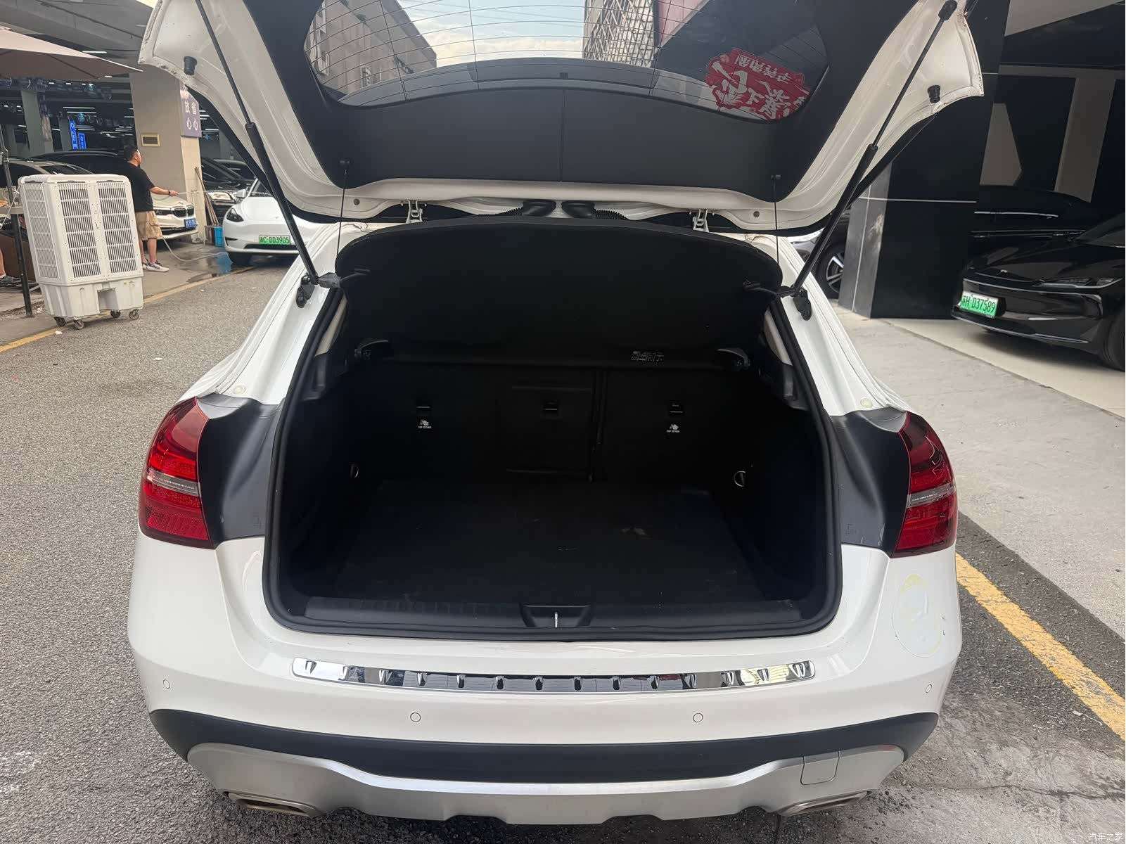 Mercedes-Benz GLA, 2018 16
