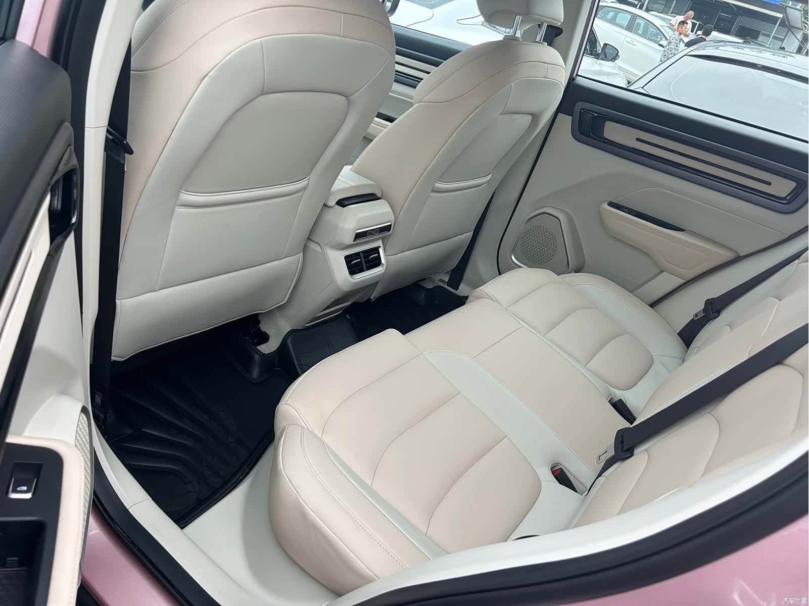 Geely Icon, 2022 12
