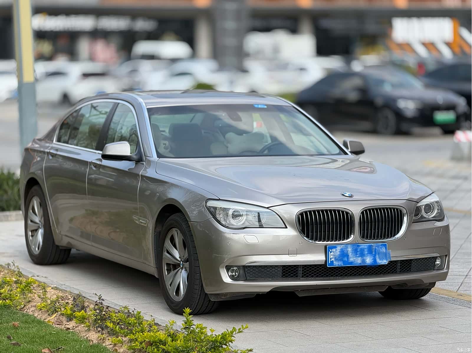 BMW 7 Series, 2011 3