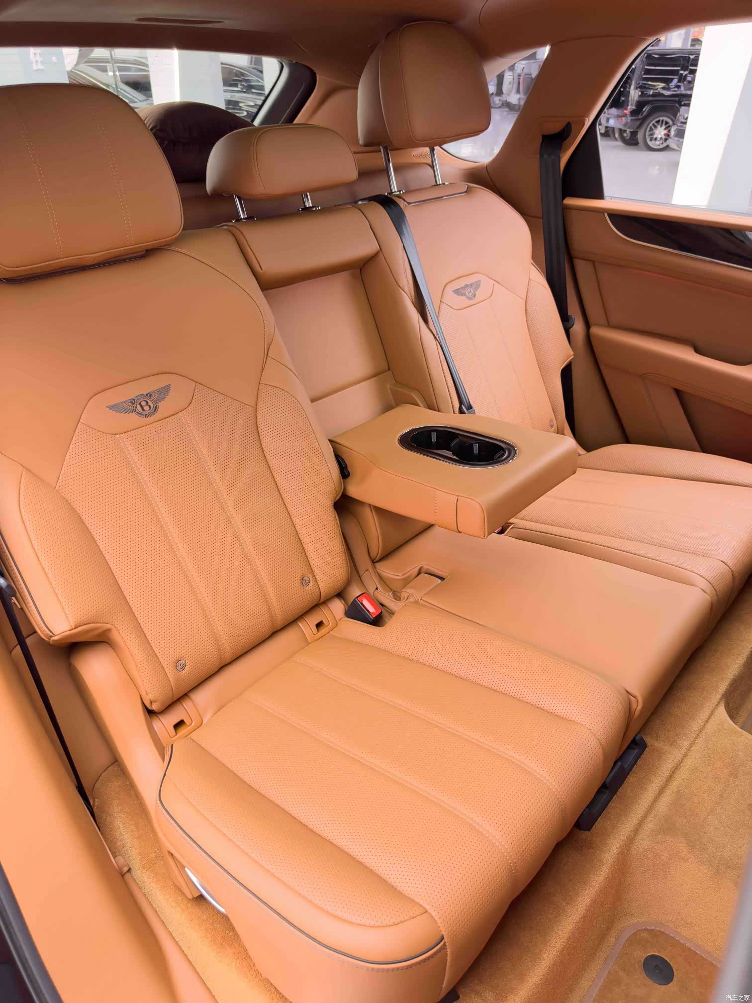 Bentley Bentayga, 2022 31