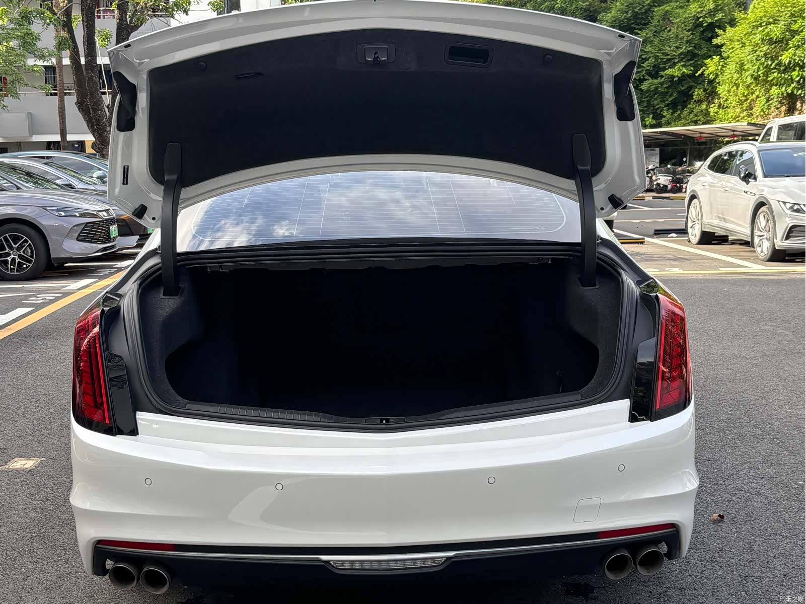 Cadillac CT6, 2022 16