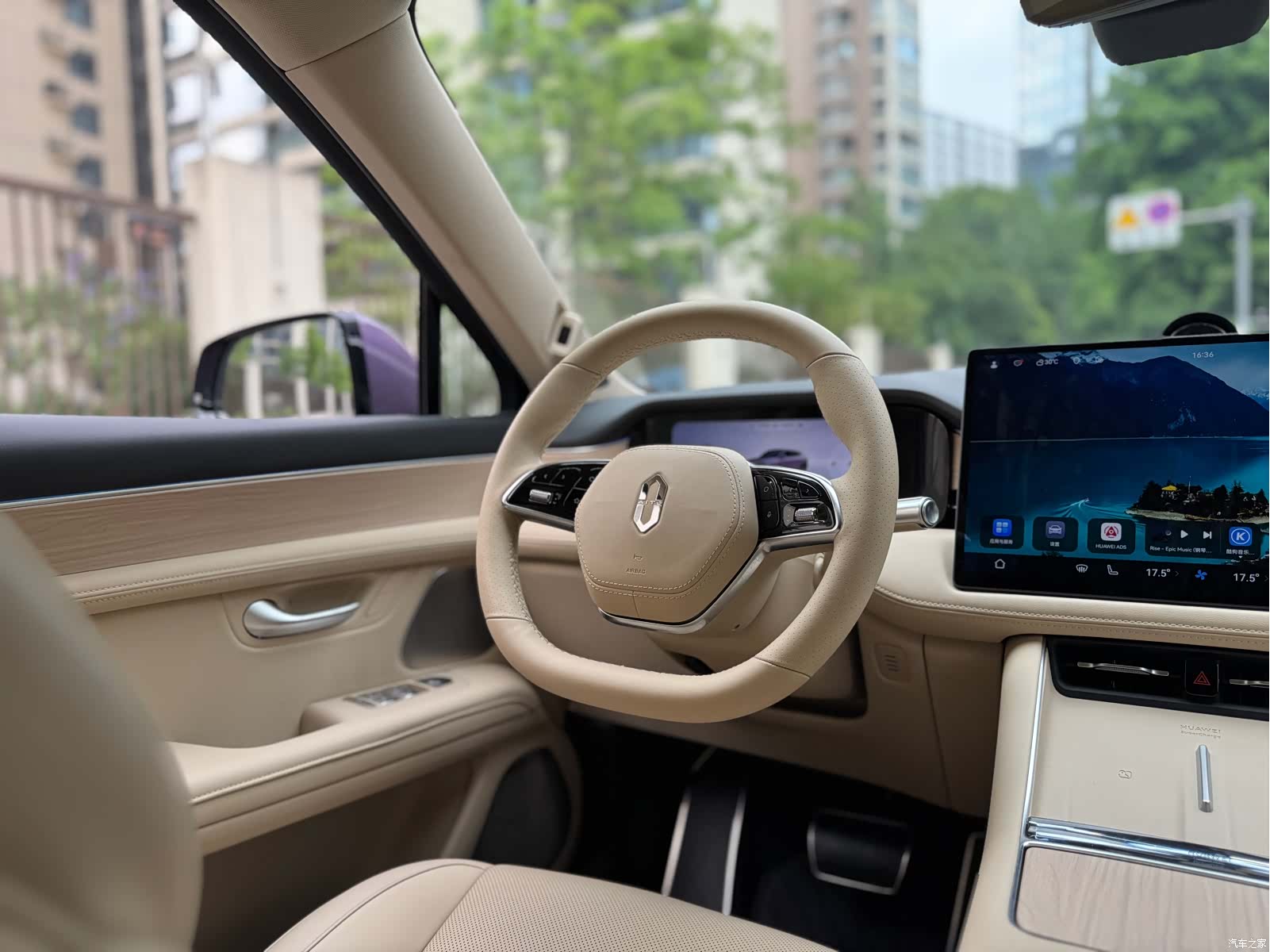 AITO M5, 2025 10