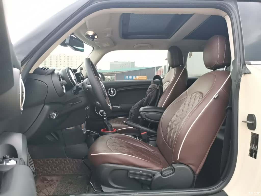 Mini ONE, 2017 15