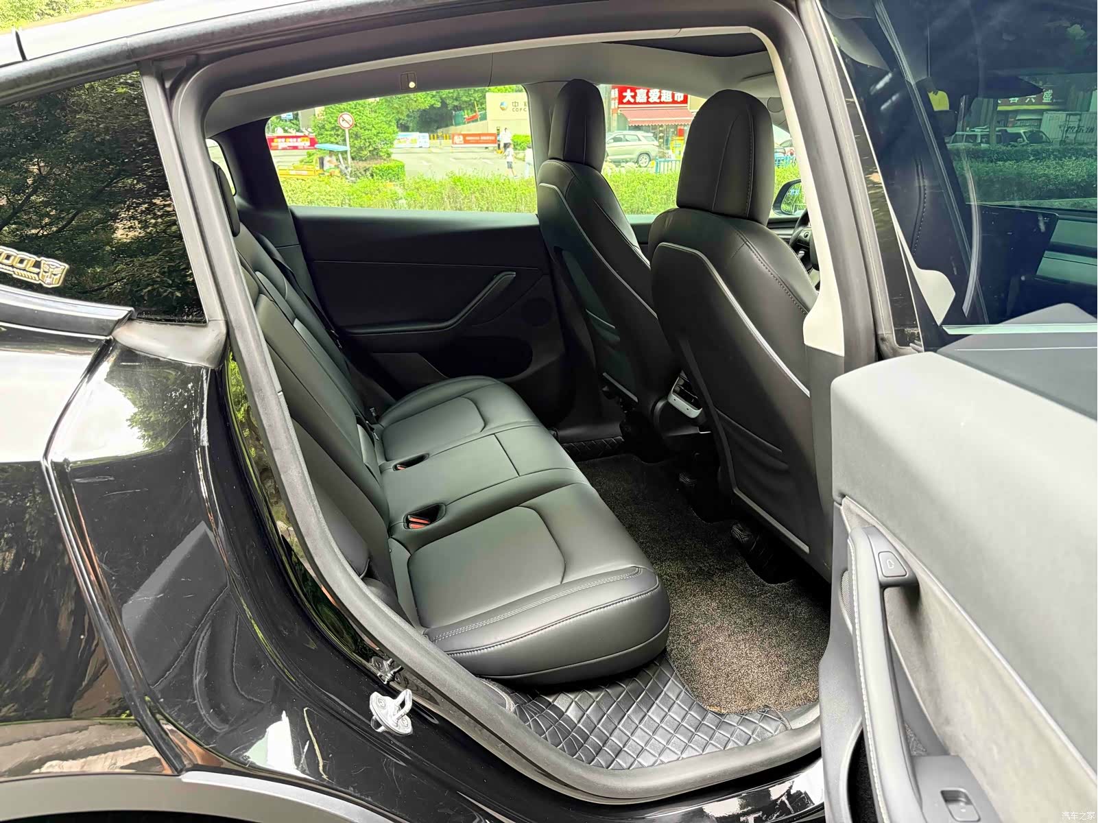 Tesla Model Y, 2022 12