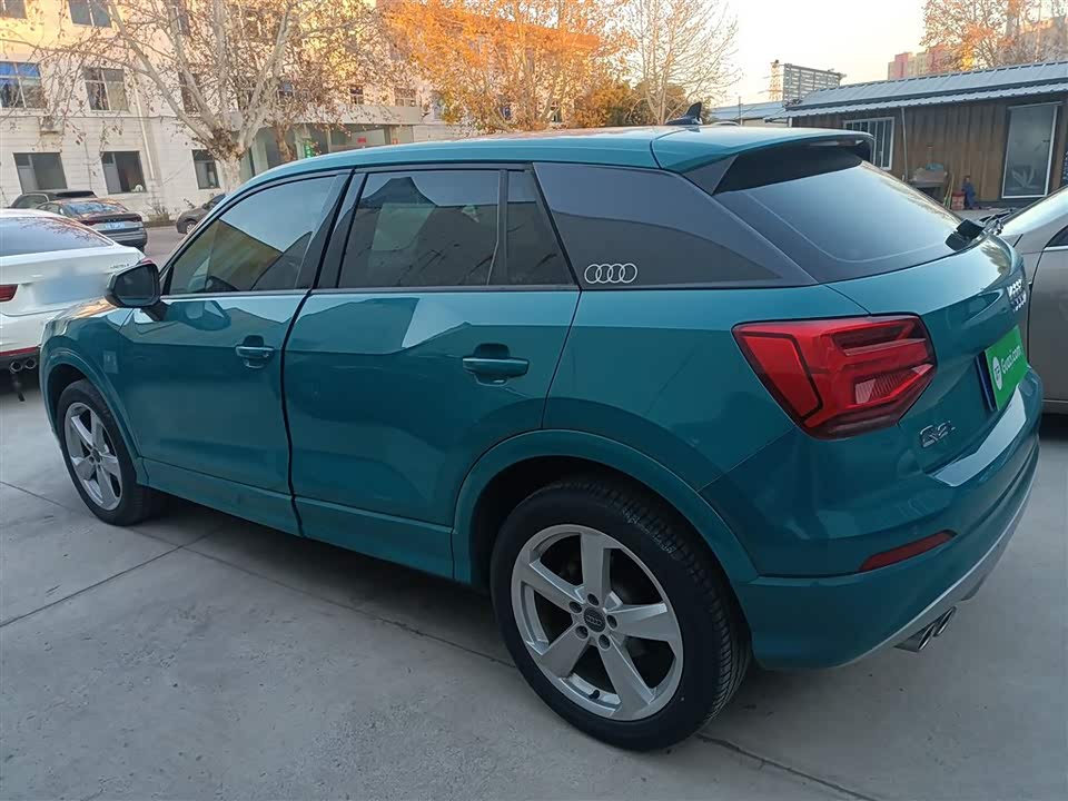 Audi Q2L