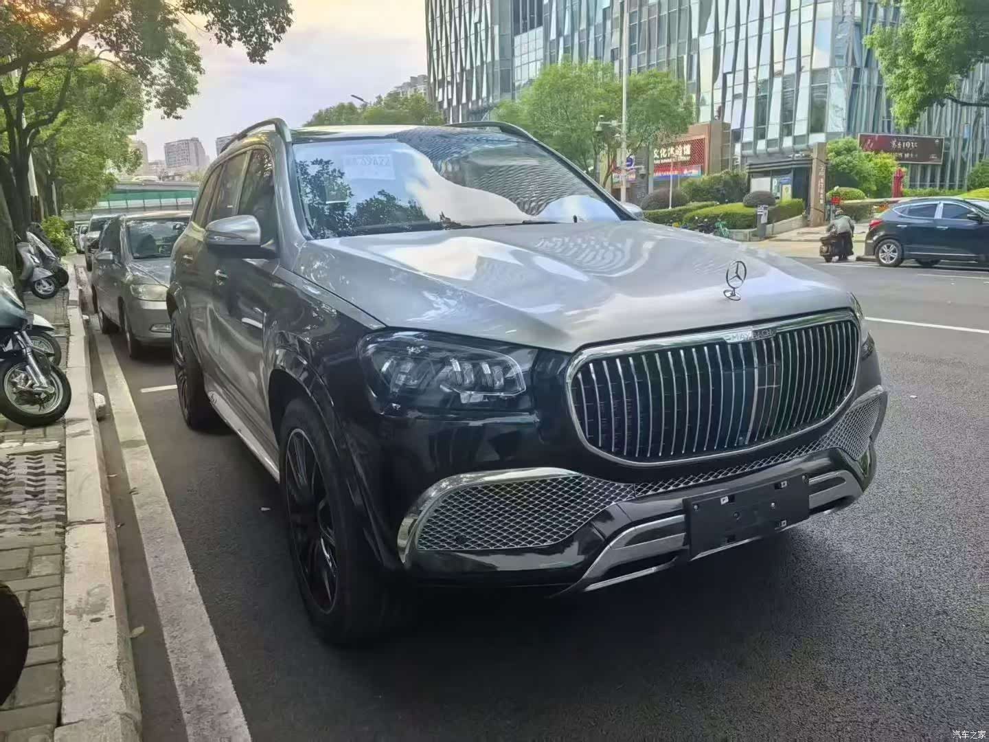 Maybach GLS, 2022 4