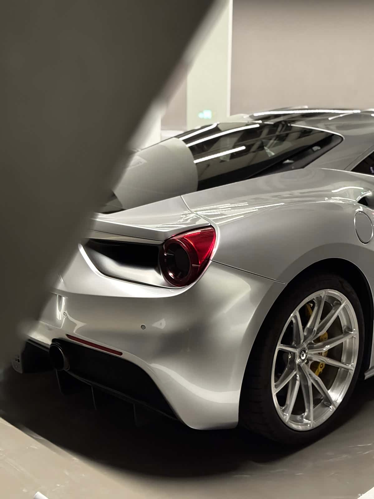 Ferrari 488, 2019 15
