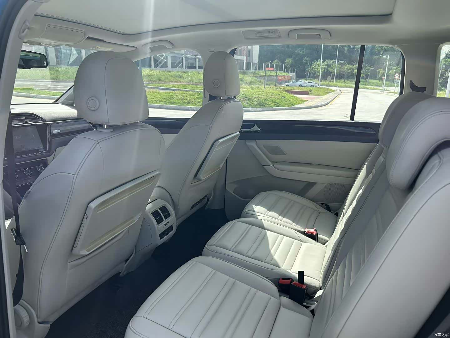 Volkswagen L, 2016 все фото