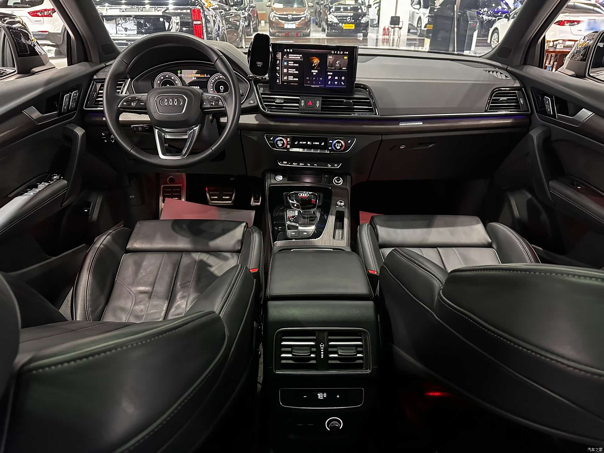 Audi Q5L, 2024 9