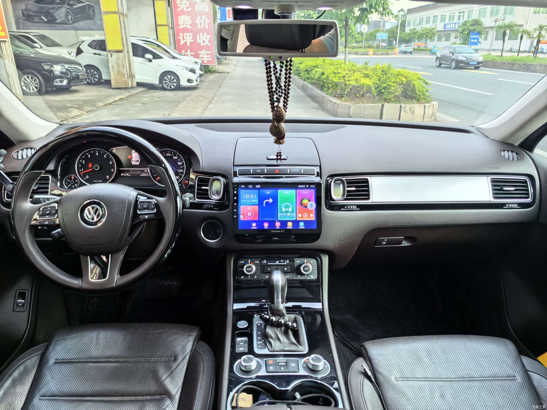 Volkswagen Touareg, 2016 все фото