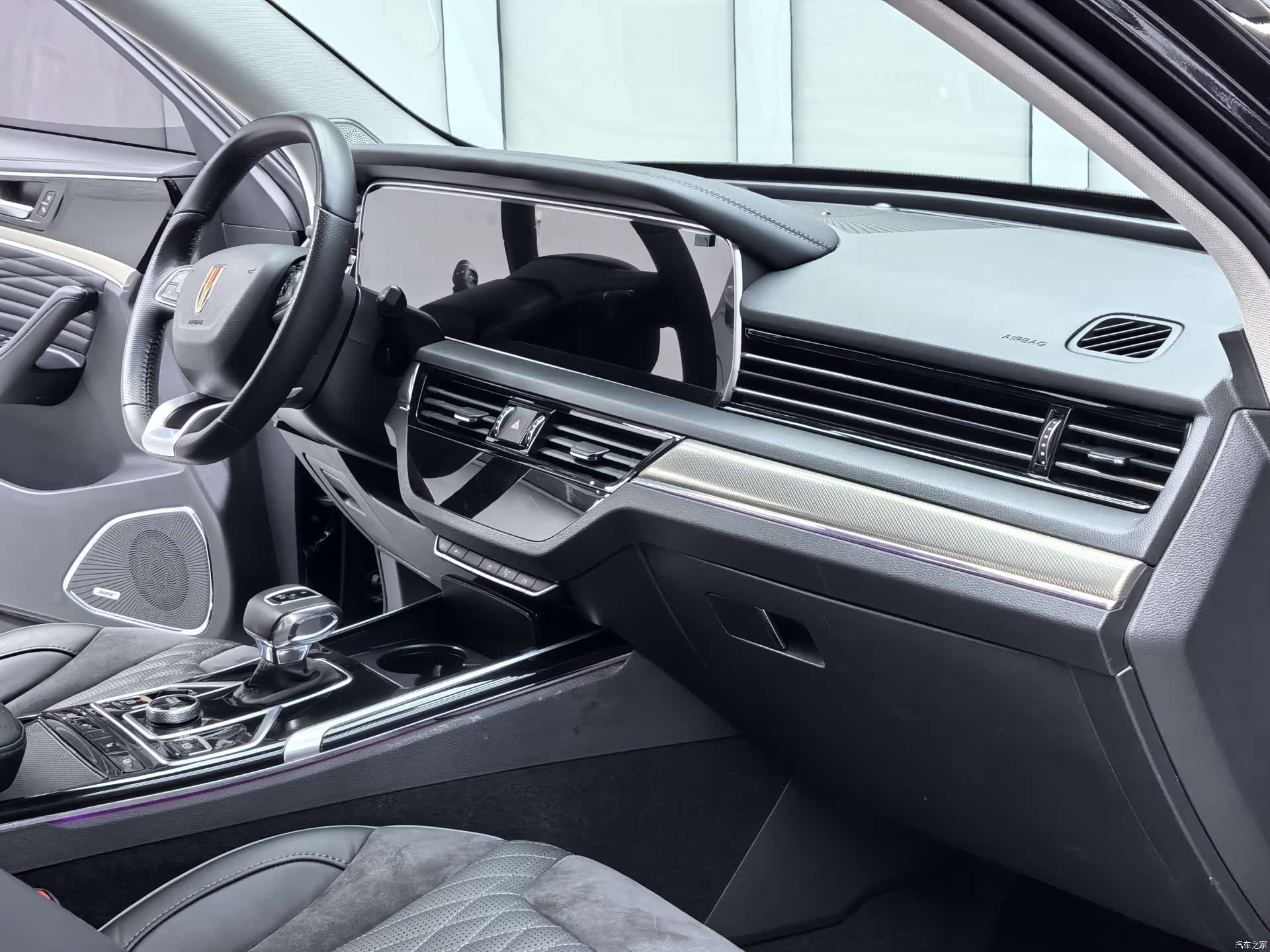Hongqi HS5, 2022 10