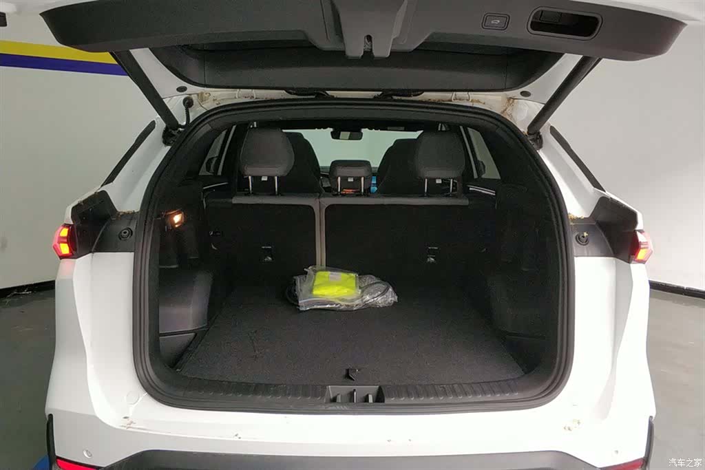 Geely Galaxy L7, 2025 4