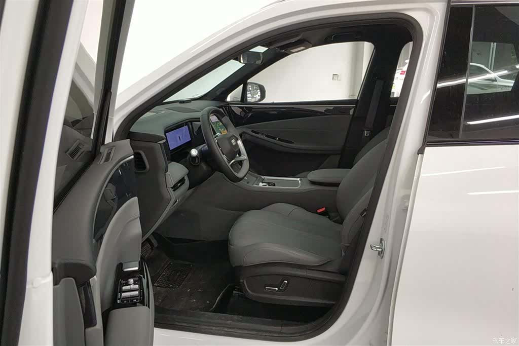 Geely Galaxy L7, 2025 9