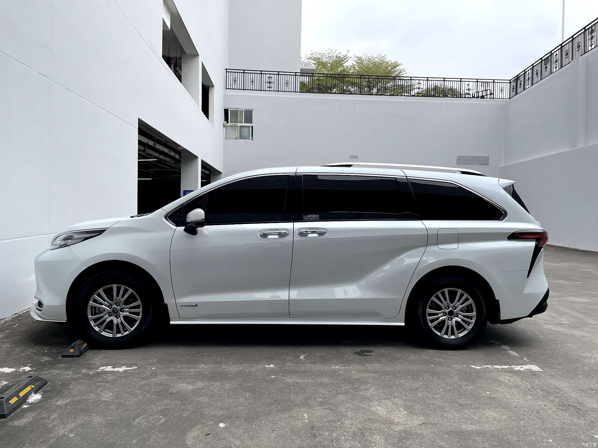 Toyota Sienna, 2022 6