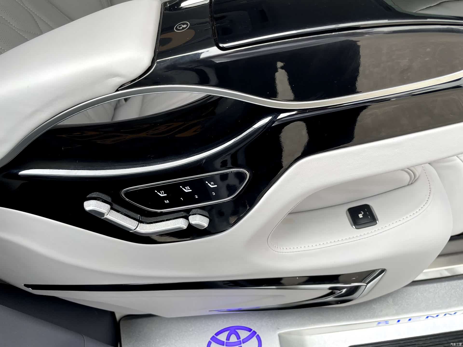 Toyota Sienna, 2022 14