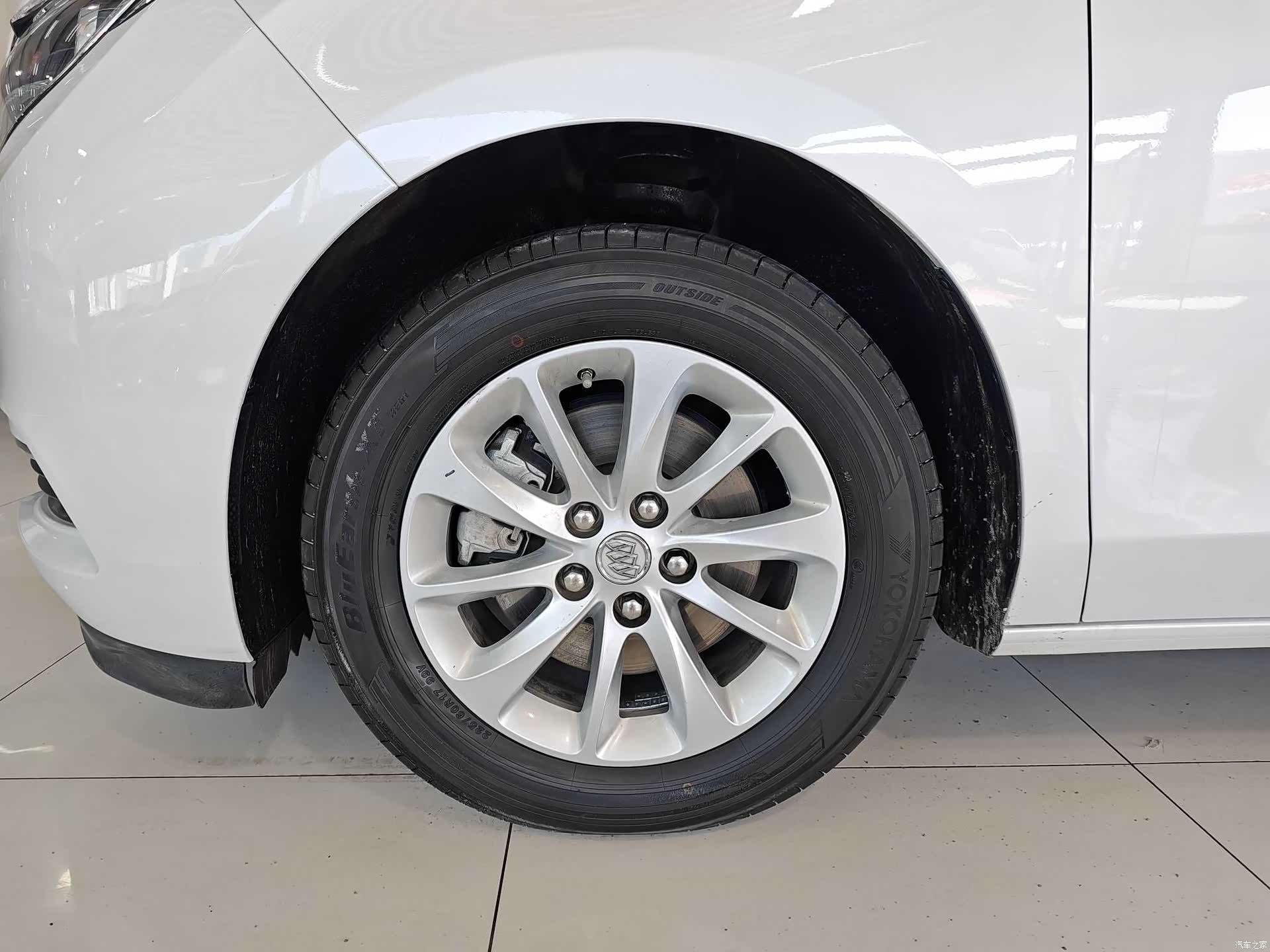 Buick GL8, 2019 18