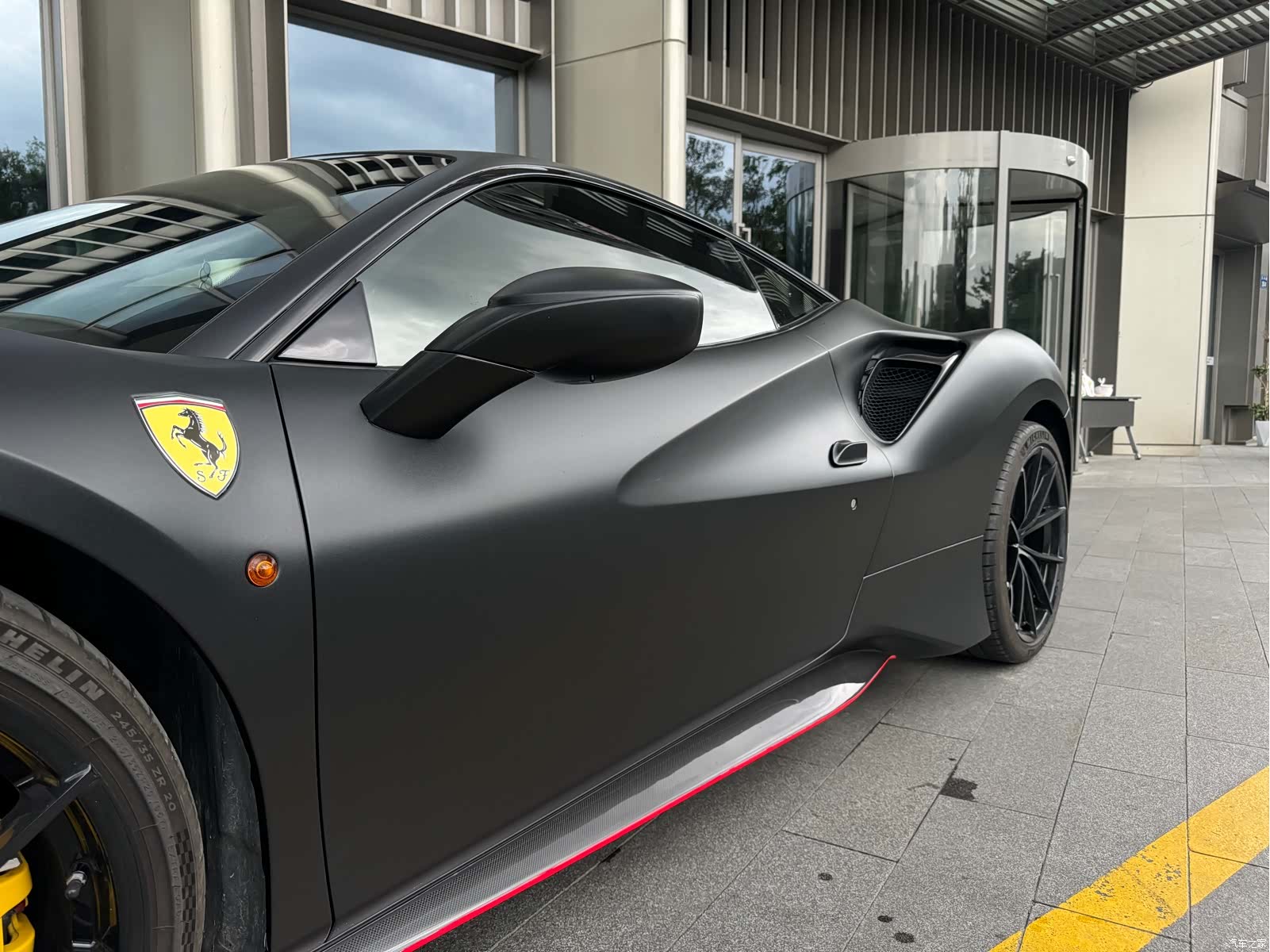 Ferrari 488, 2018 23