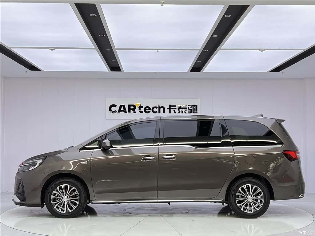 Buick GL8, 2025 8