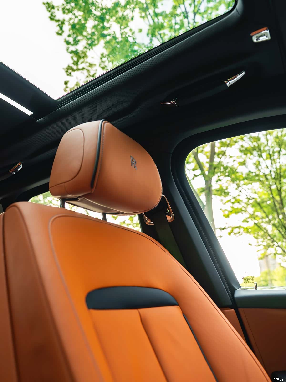 Rolls-Royce Cullinan, 2020 13