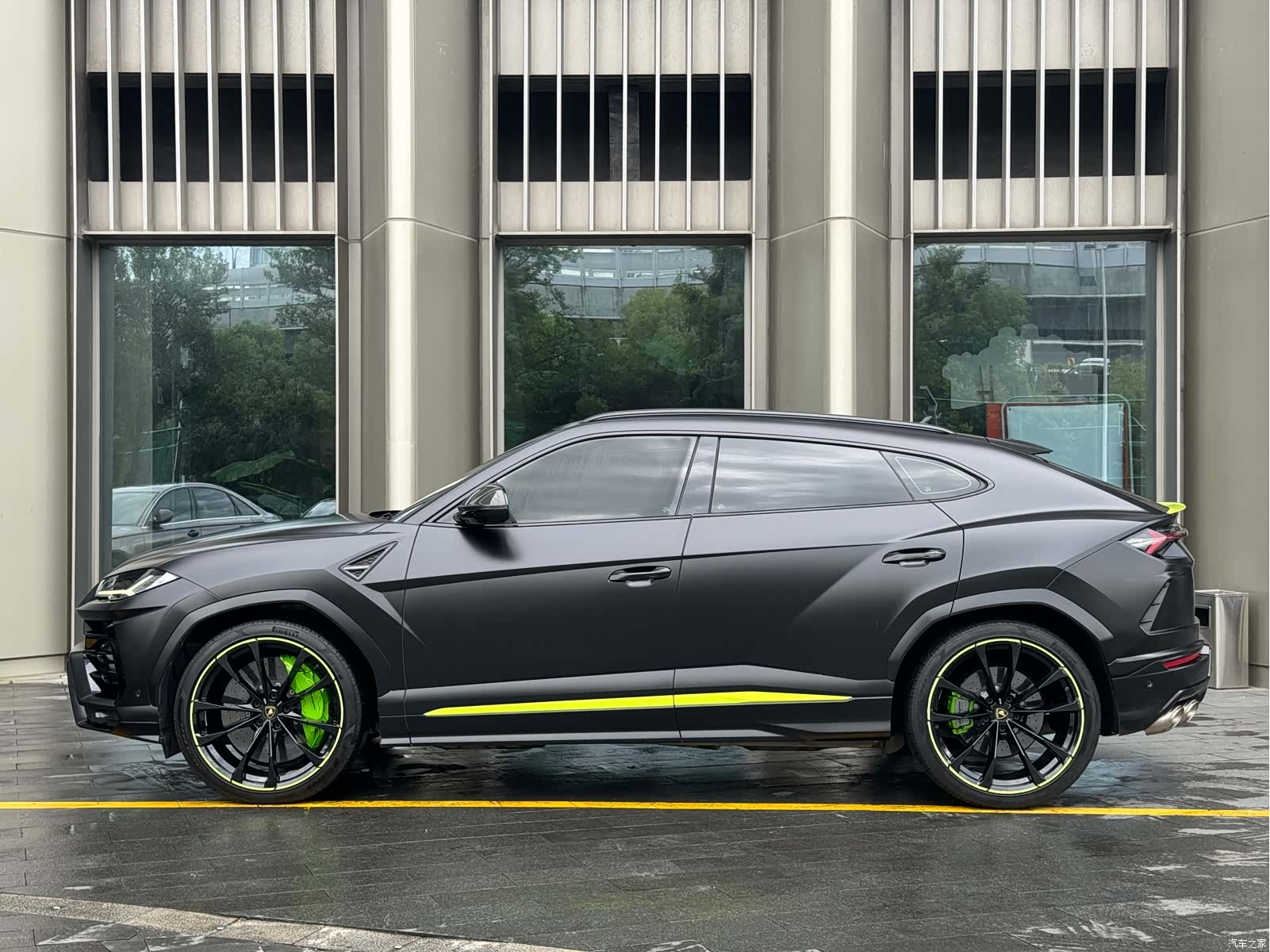 Lamborghini Urus, 2022 все фото