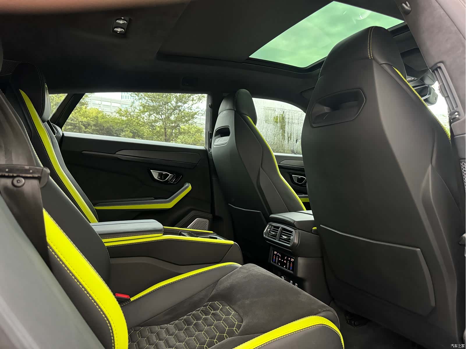Lamborghini Urus, 2022 20