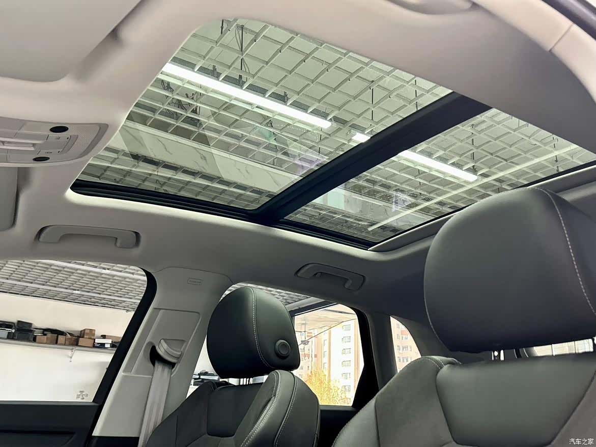 Audi Q3, 2023 13