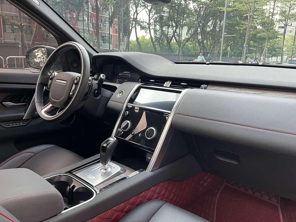 Land Rover Discover sources for sports