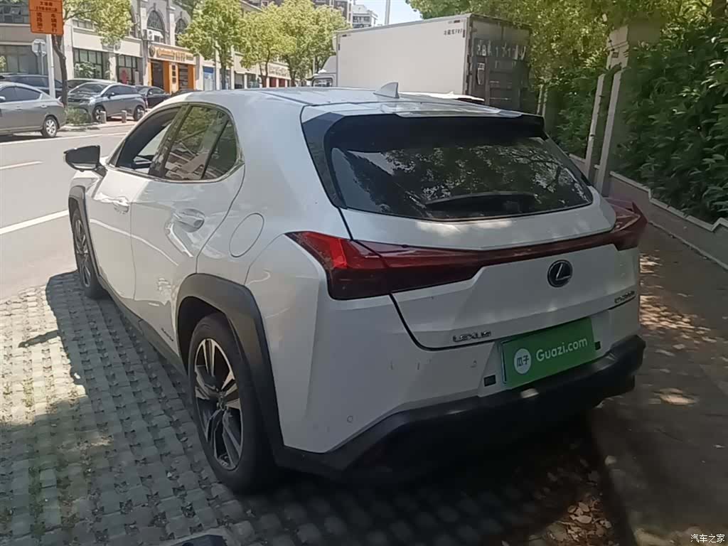 Lexus UX, 2020 все фото