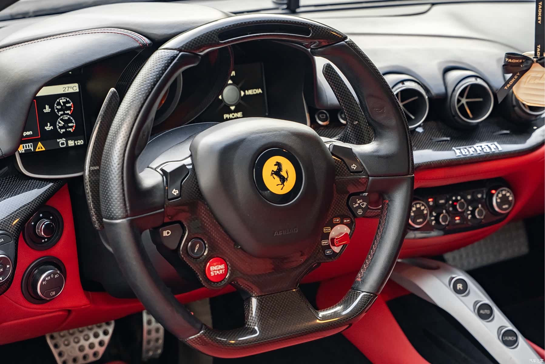 Ferrari F12ber, 2014 7