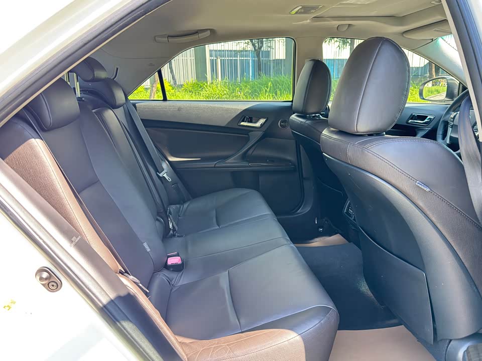 Toyota Reiz Toyota Reiz