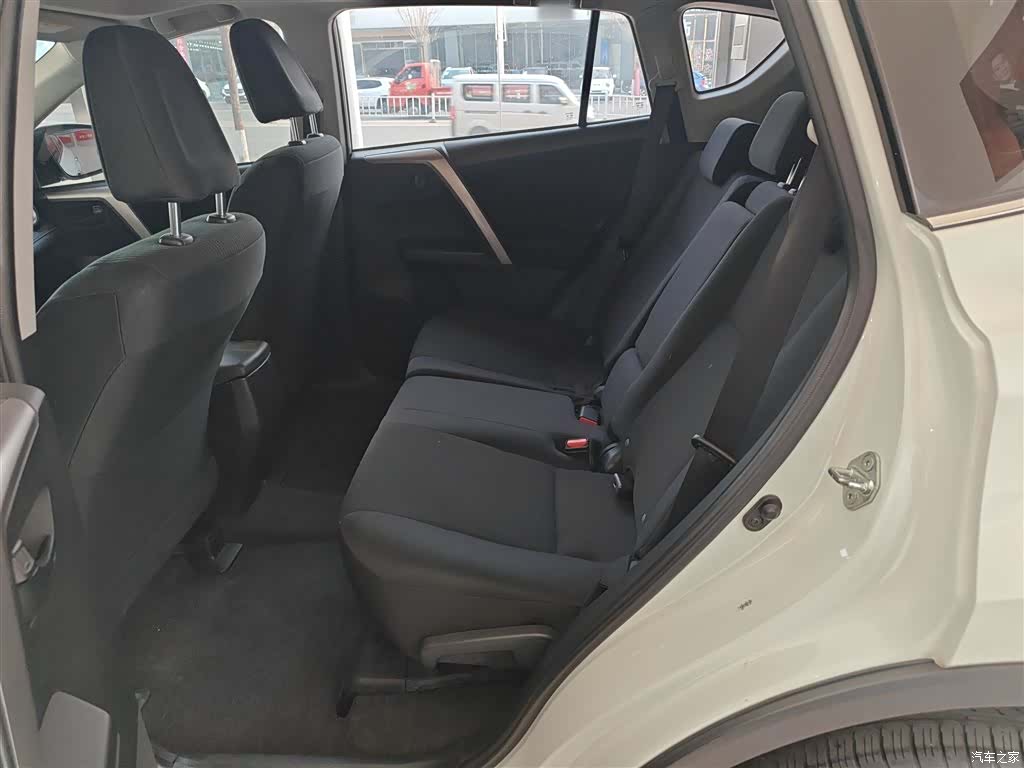 Toyota RAV4, 2018 16