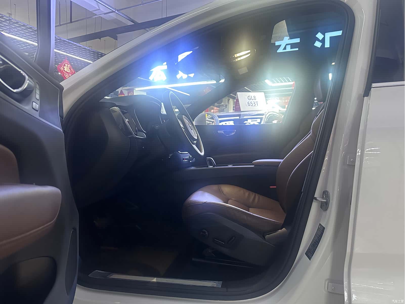 Volvo XC60, 2023 все фото