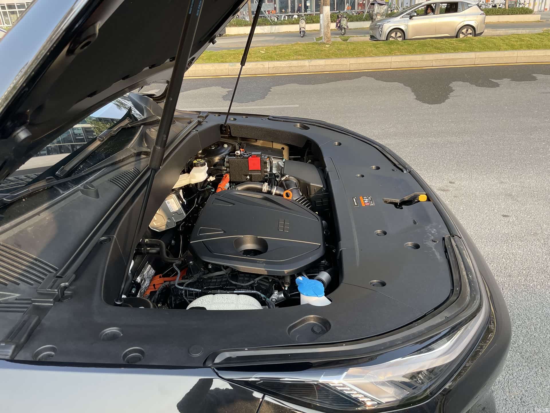 Geely Galaxy L7, 2025 29