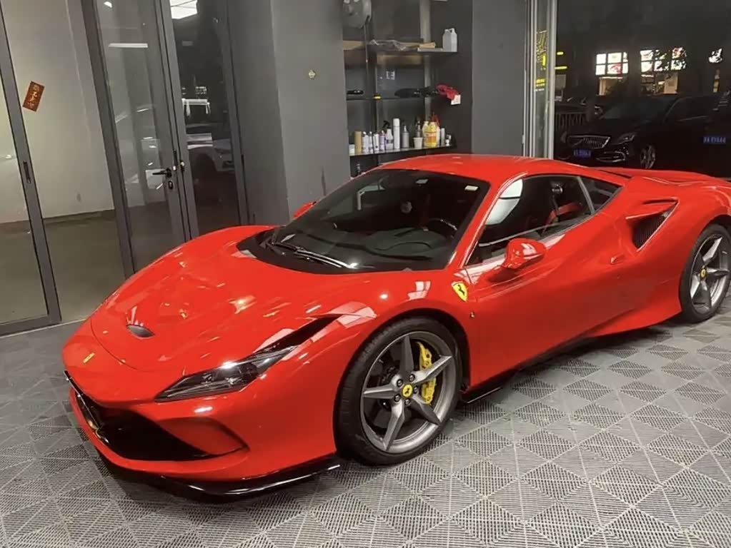 Ferrari F8