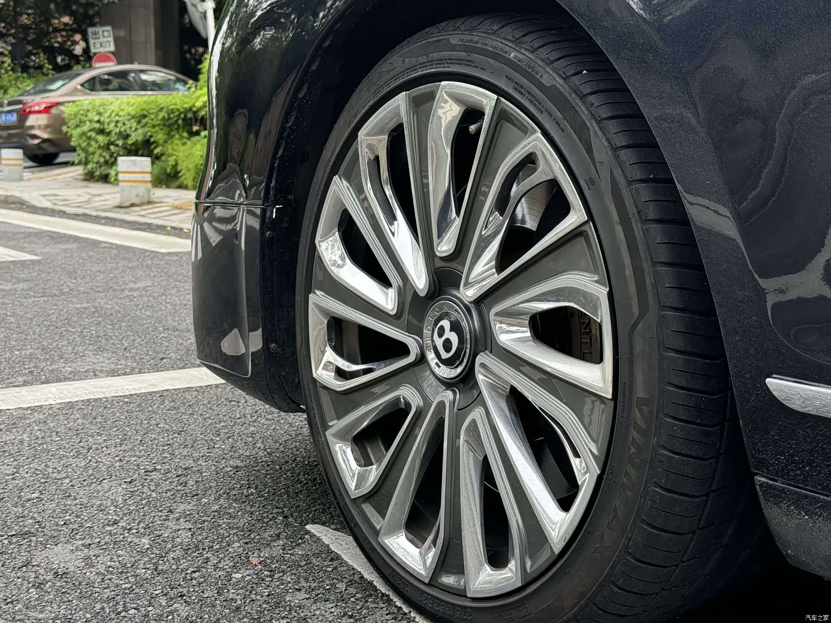 Bentley Flying Spur, 2011 21