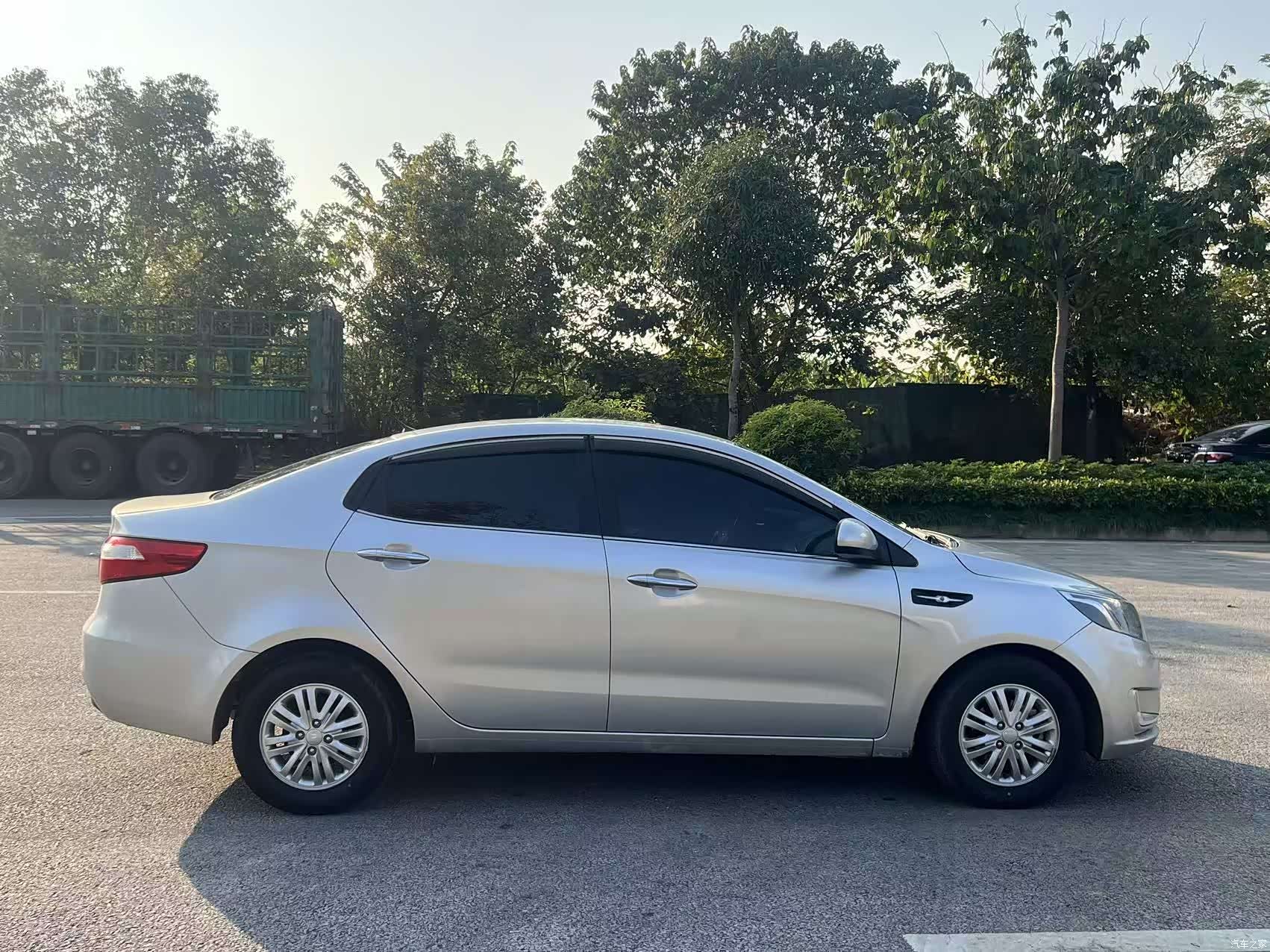 Kia K2, 2013 7