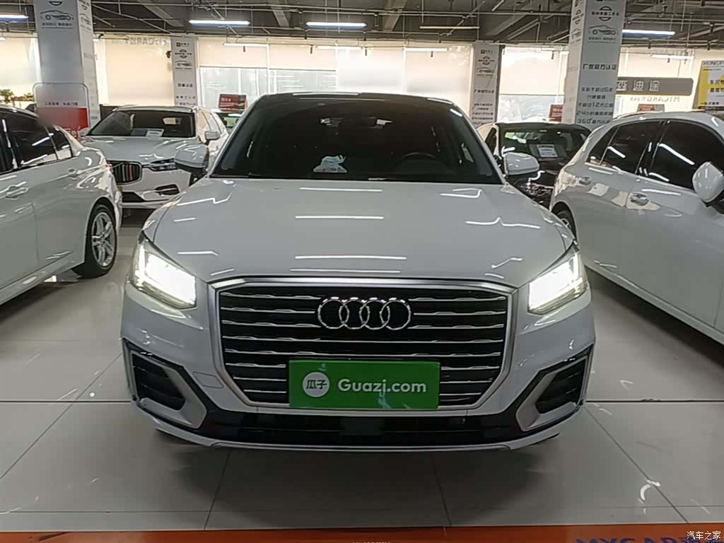 Audi Q2L, 2021 3