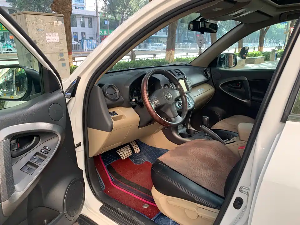 Toyota RAV4 Rongfang