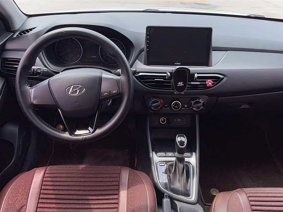 Hyundai Yuedong