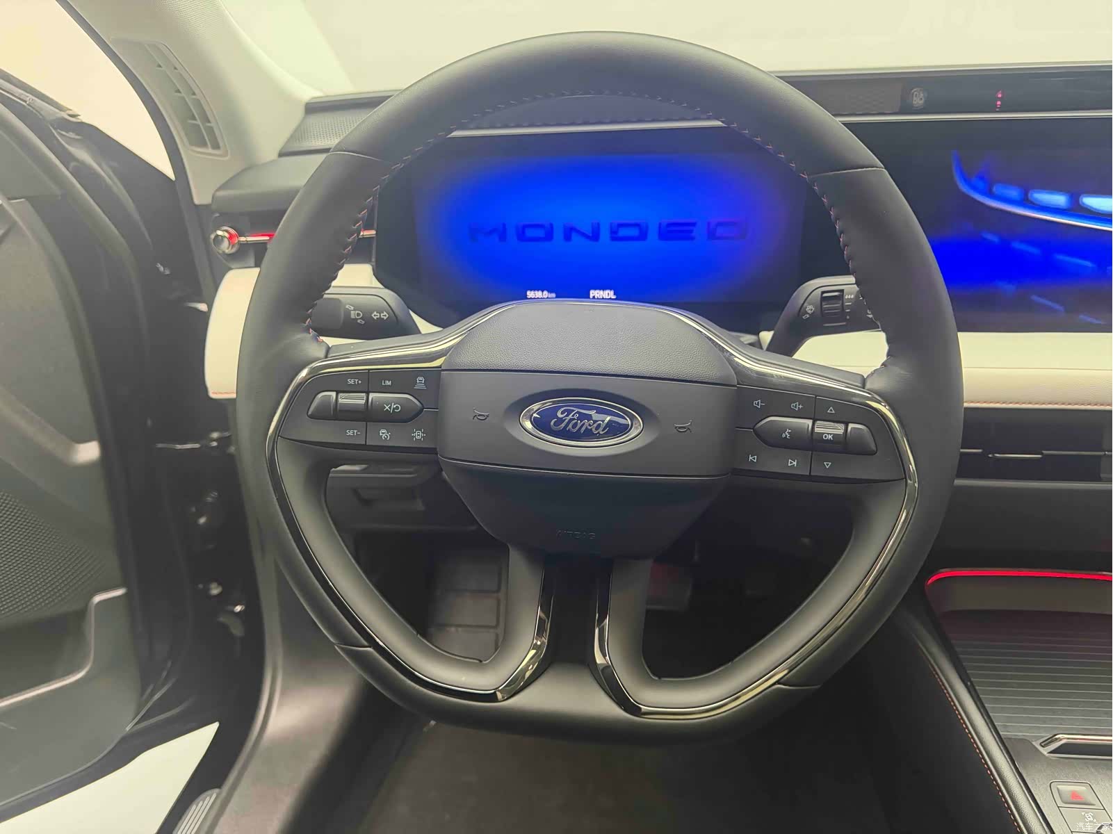 Ford Mondeo, 2022 13