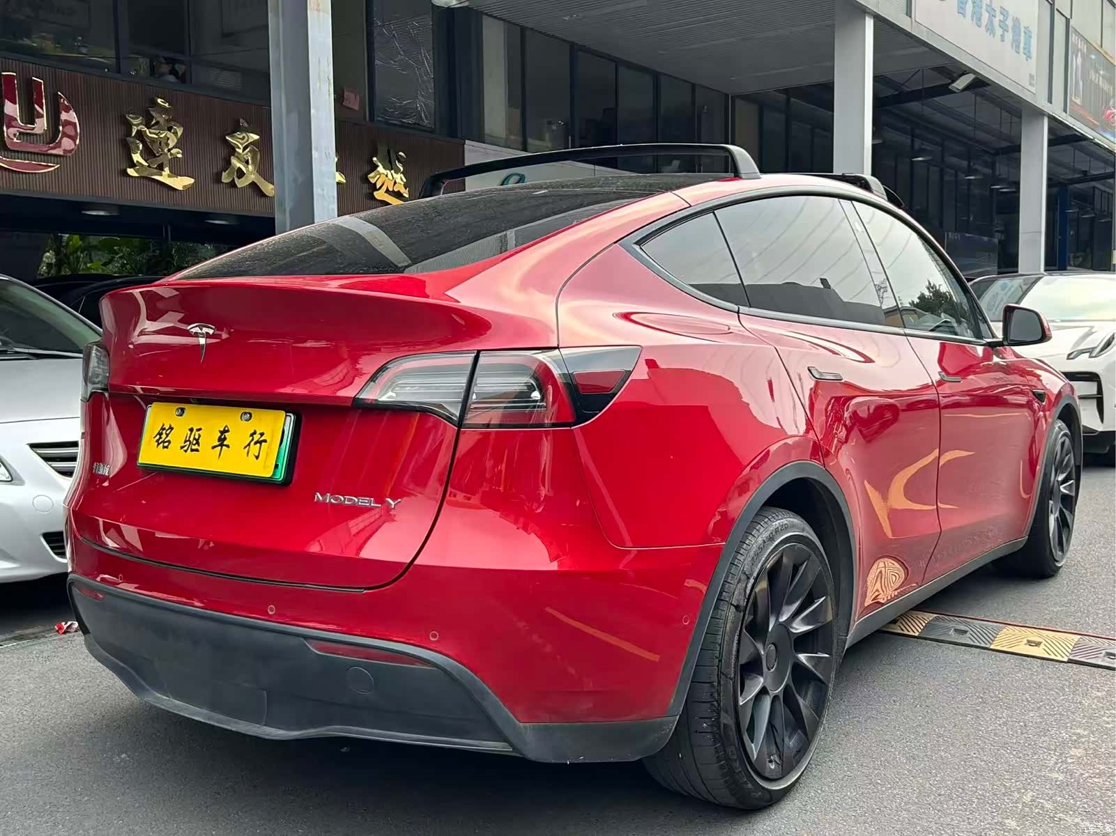 Tesla Model Y, 2021 4